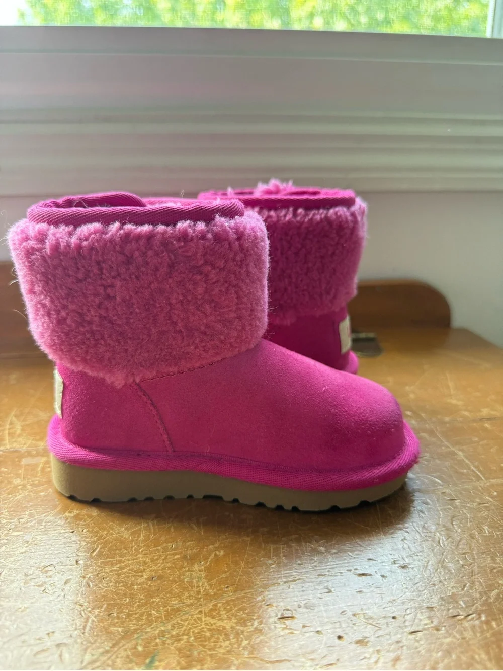 UGG Kids Pink Sherpa Cuff Booties Size 7